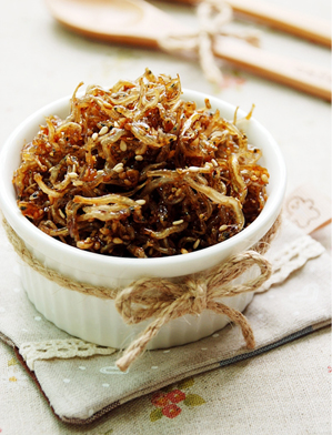 나이지리아 국방장관 내외의 마음 울린 ‘고소하고 달콤한 작은 물고기’