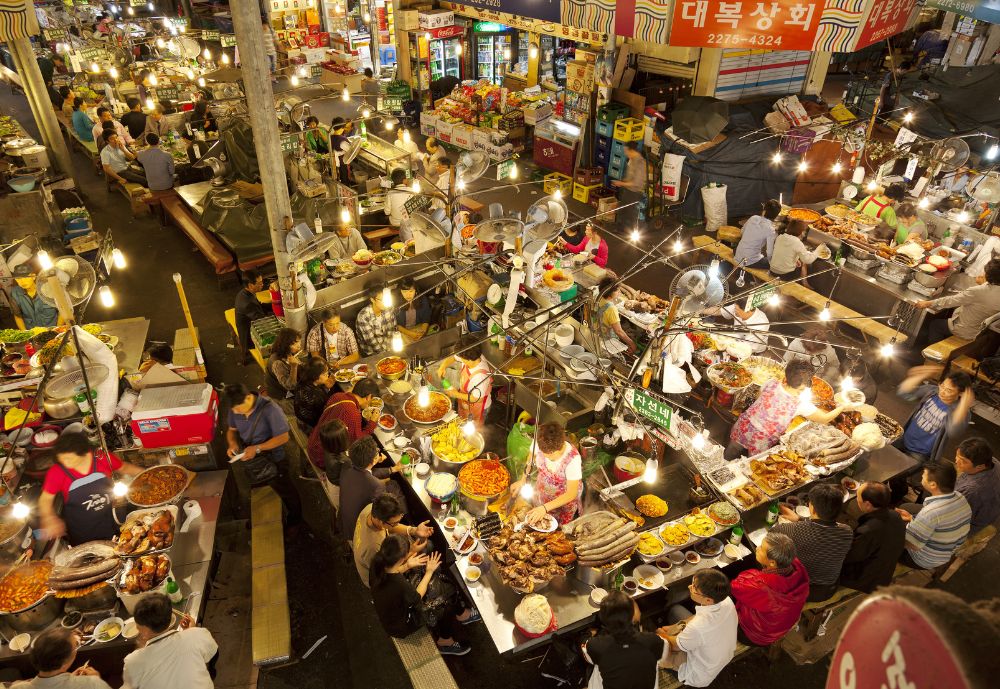 한국인의 정을 느끼고 싶은 블레저 관광객들을 위한, 먹고 보고 즐기고 생동감 넘치는 서울 시장 3곳