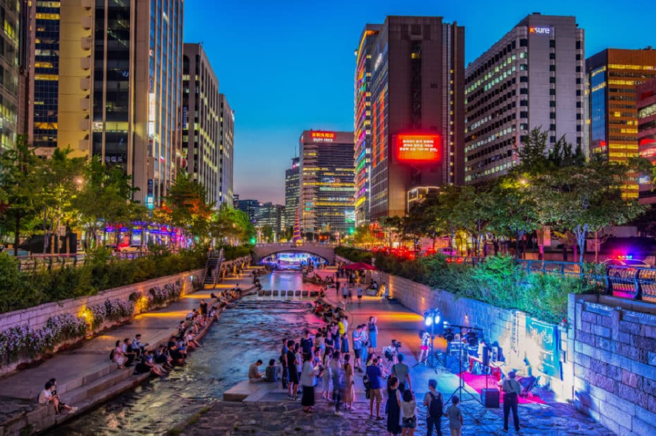 청계천 야경 서울 도심 산책 외국인 관광 명소