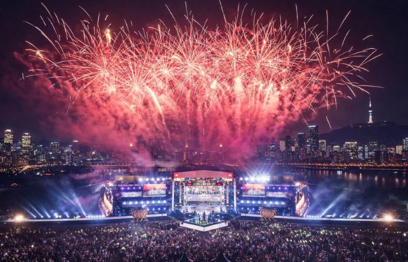 Seoul Spring Festival Wonder Show K-pop traditional Korean music outdoor concert